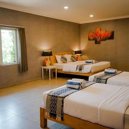 Coconut Lodge Resort Jepara Esterno foto
