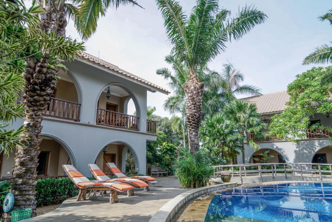 Coconut Lodge Resort Jepara Esterno foto