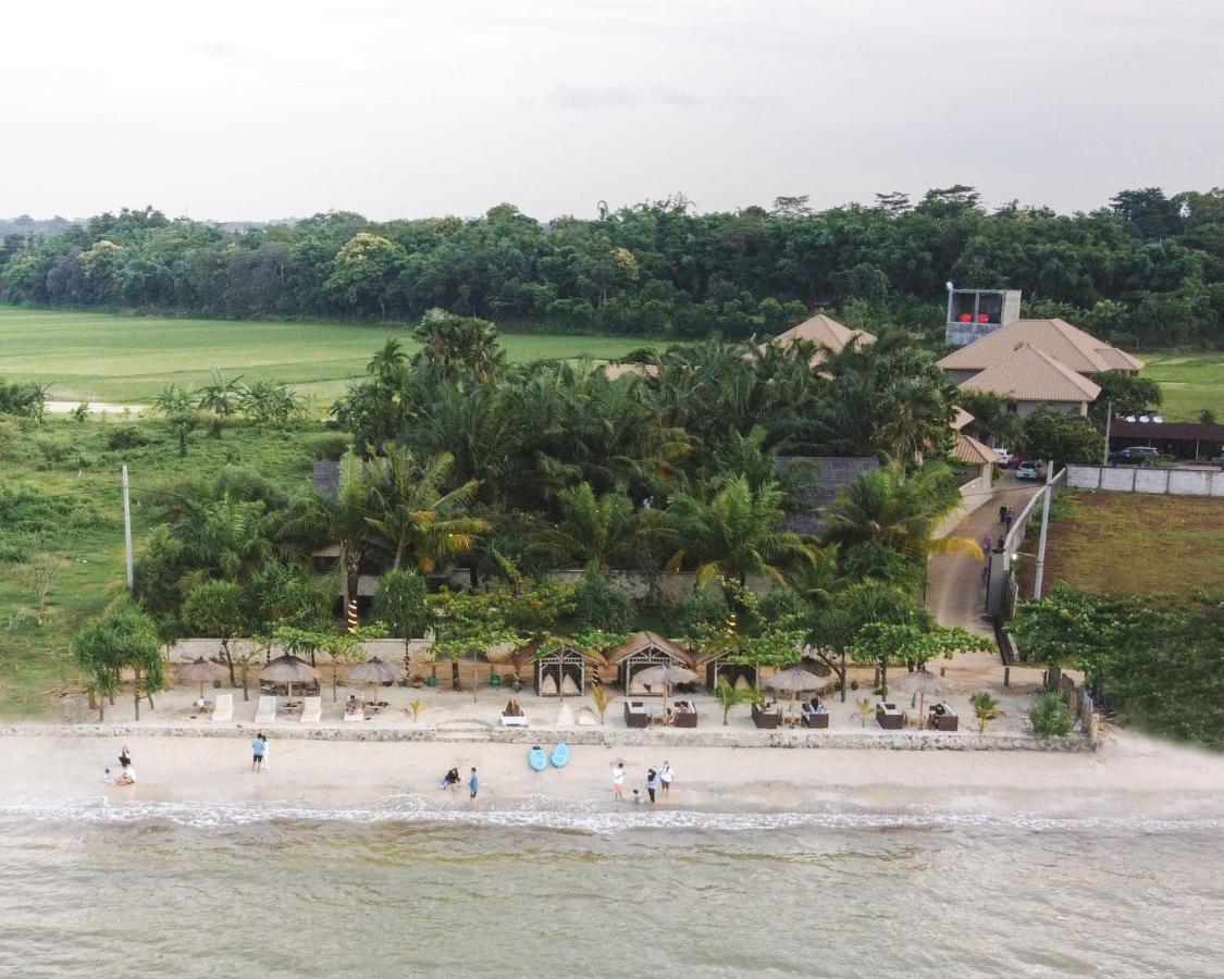 Coconut Lodge Resort Jepara Esterno foto