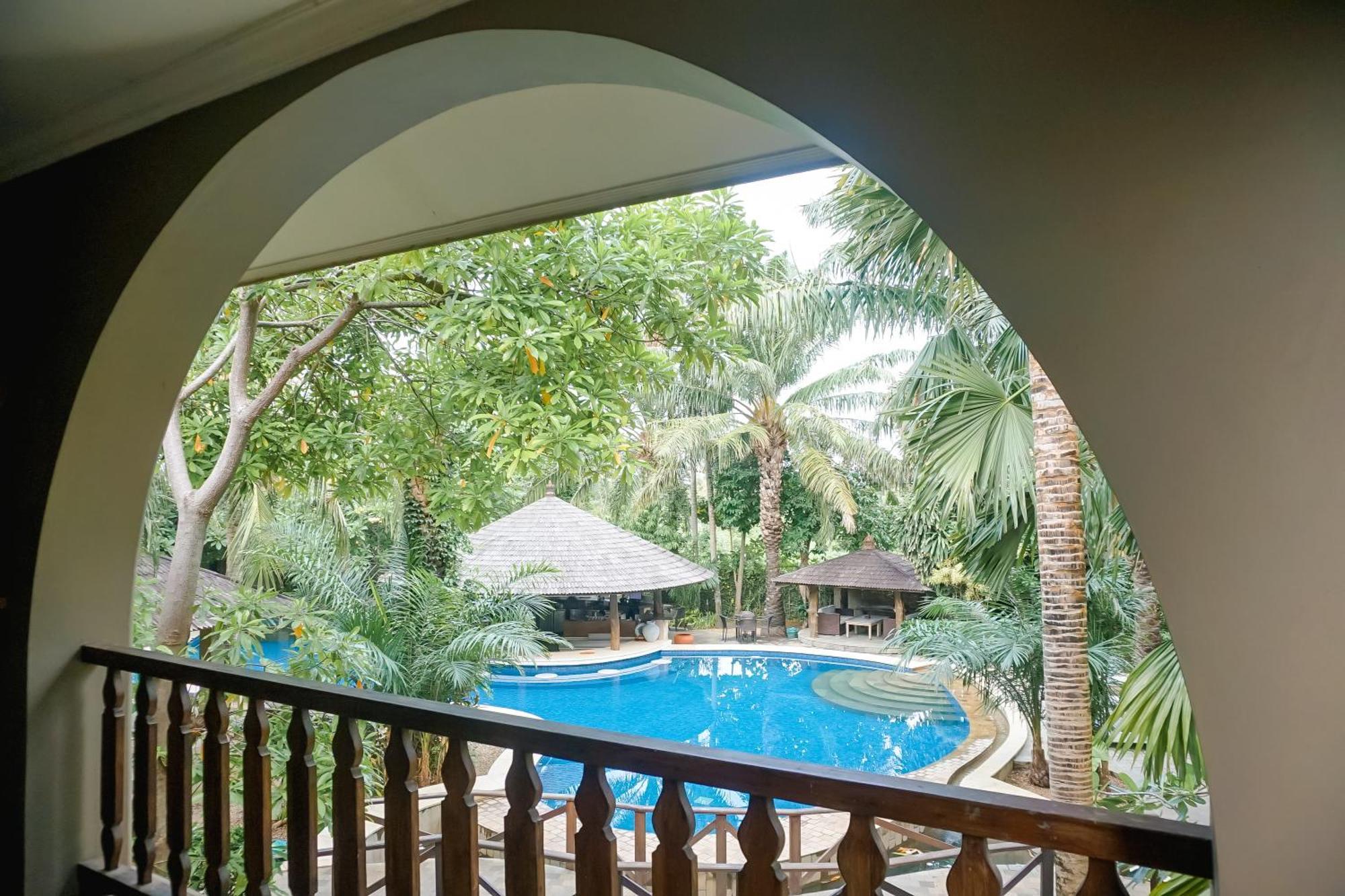 Coconut Lodge Resort Jepara Esterno foto